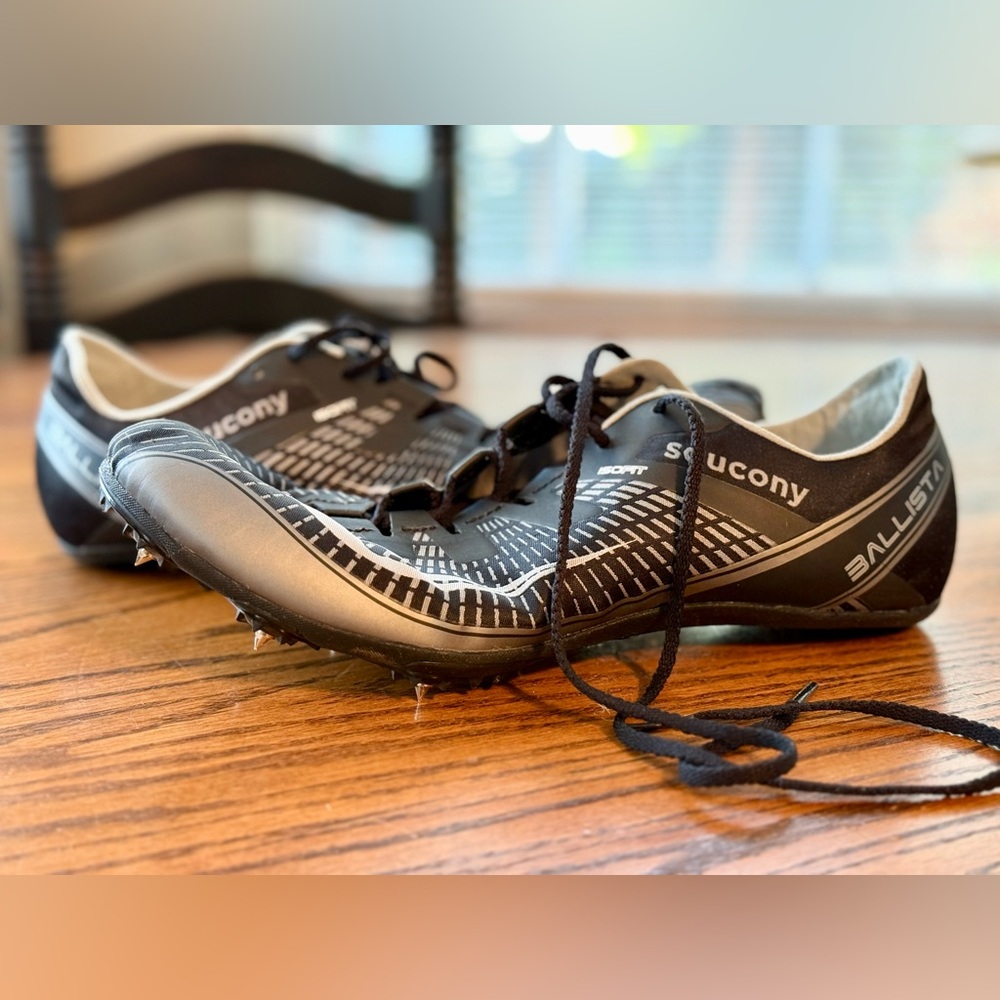 Saucony Men's Racing Track Spikes Black Shoes ISOFIT S29045-2 size 11. EUC